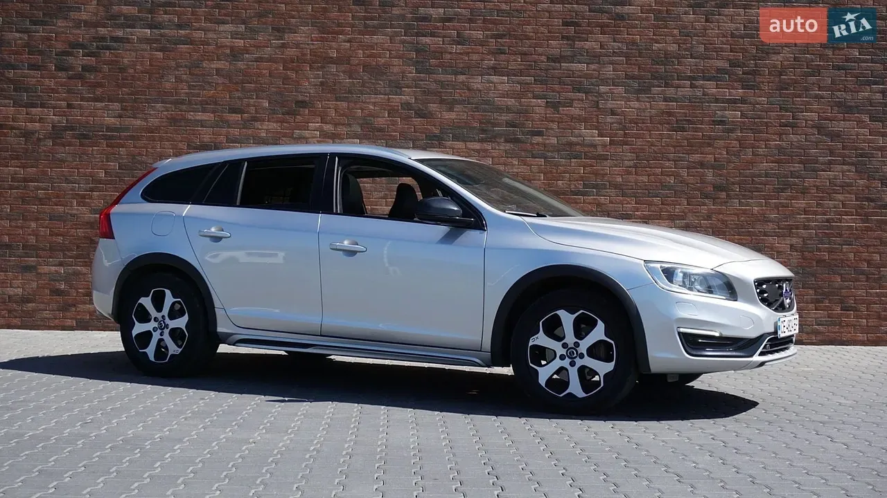 Volvo V60 Cross Country 2015 photo 4