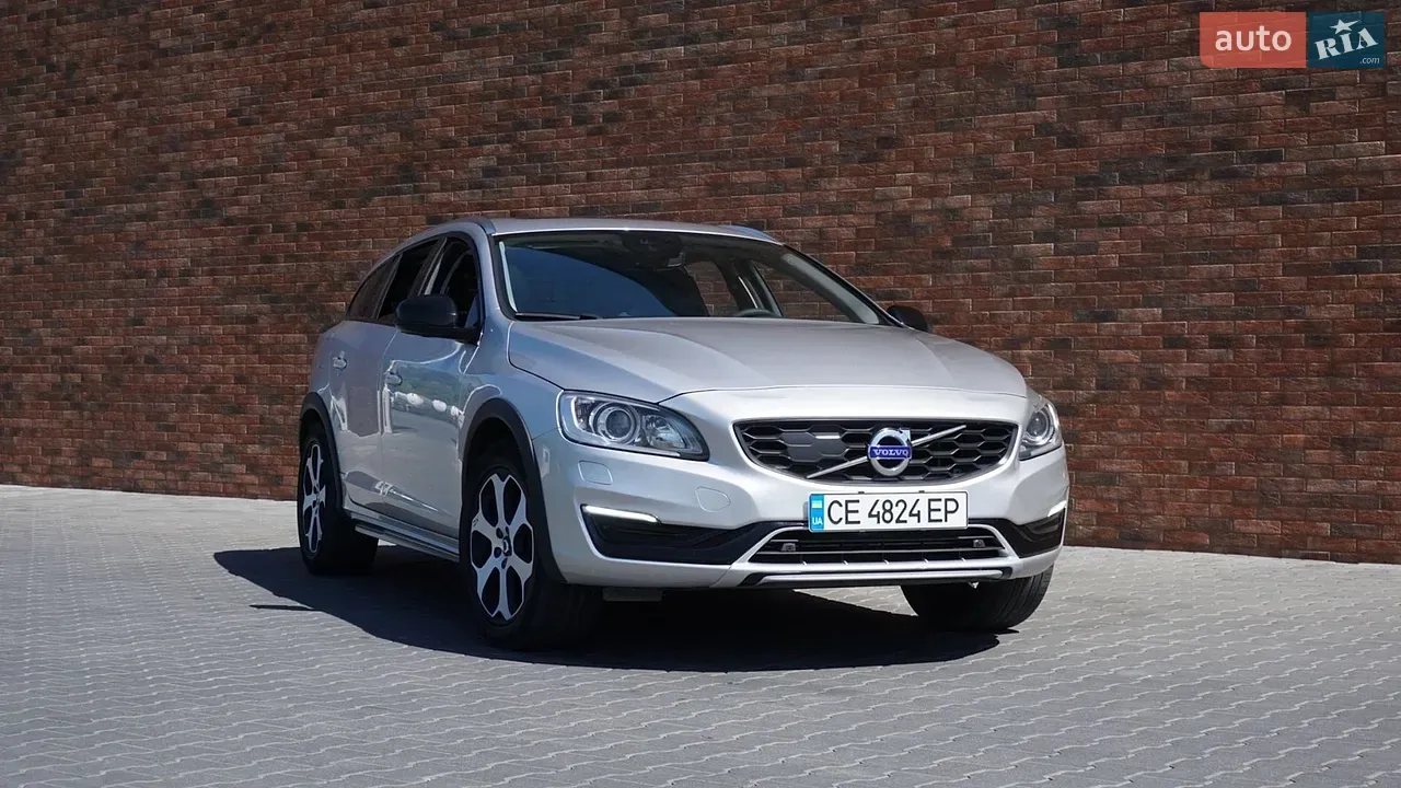 Volvo V60 Cross Country 2015 photo 2