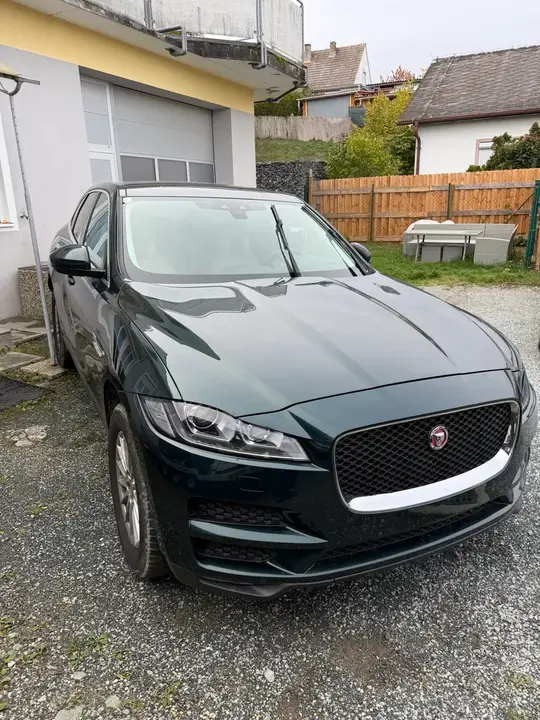 Jaguar F-Pace 2016 photo 2