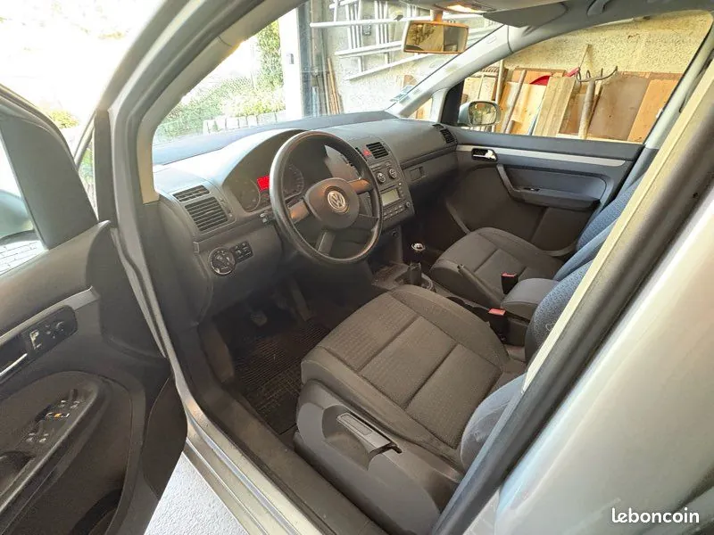 Volkswagen Touran 2004 photo 3