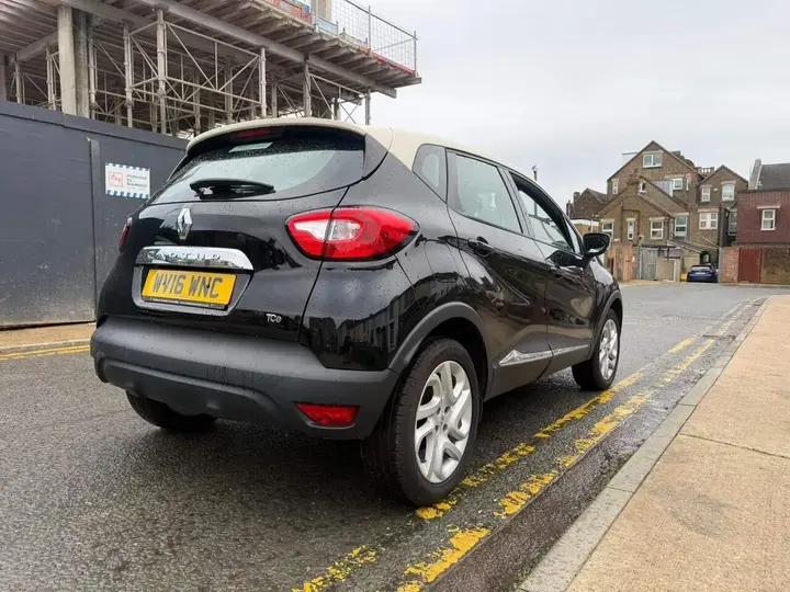 Renault Captur 2016 photo 2