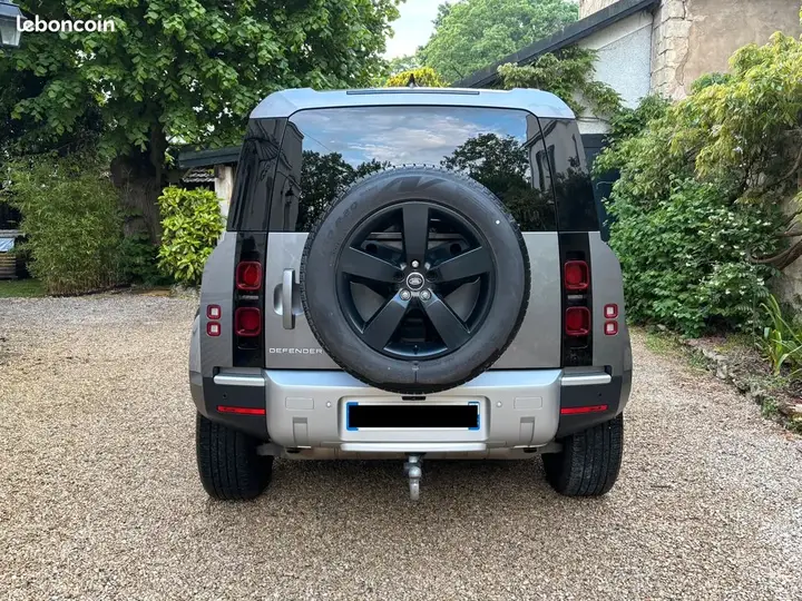 Land Rover Defender 2024 photo 3
