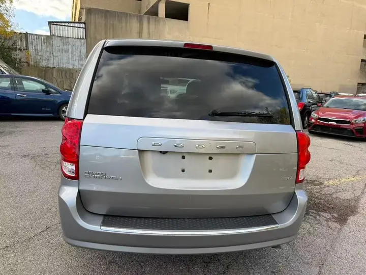 Dodge Grand Caravan 2016 photo 5
