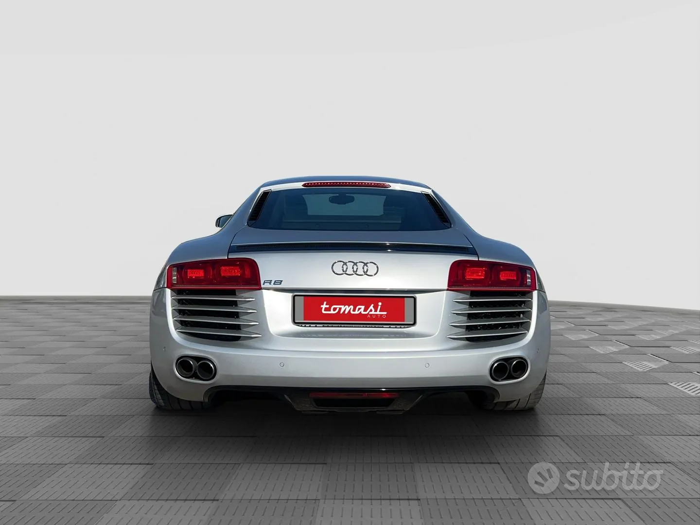 Audi R8 2010 photo 4