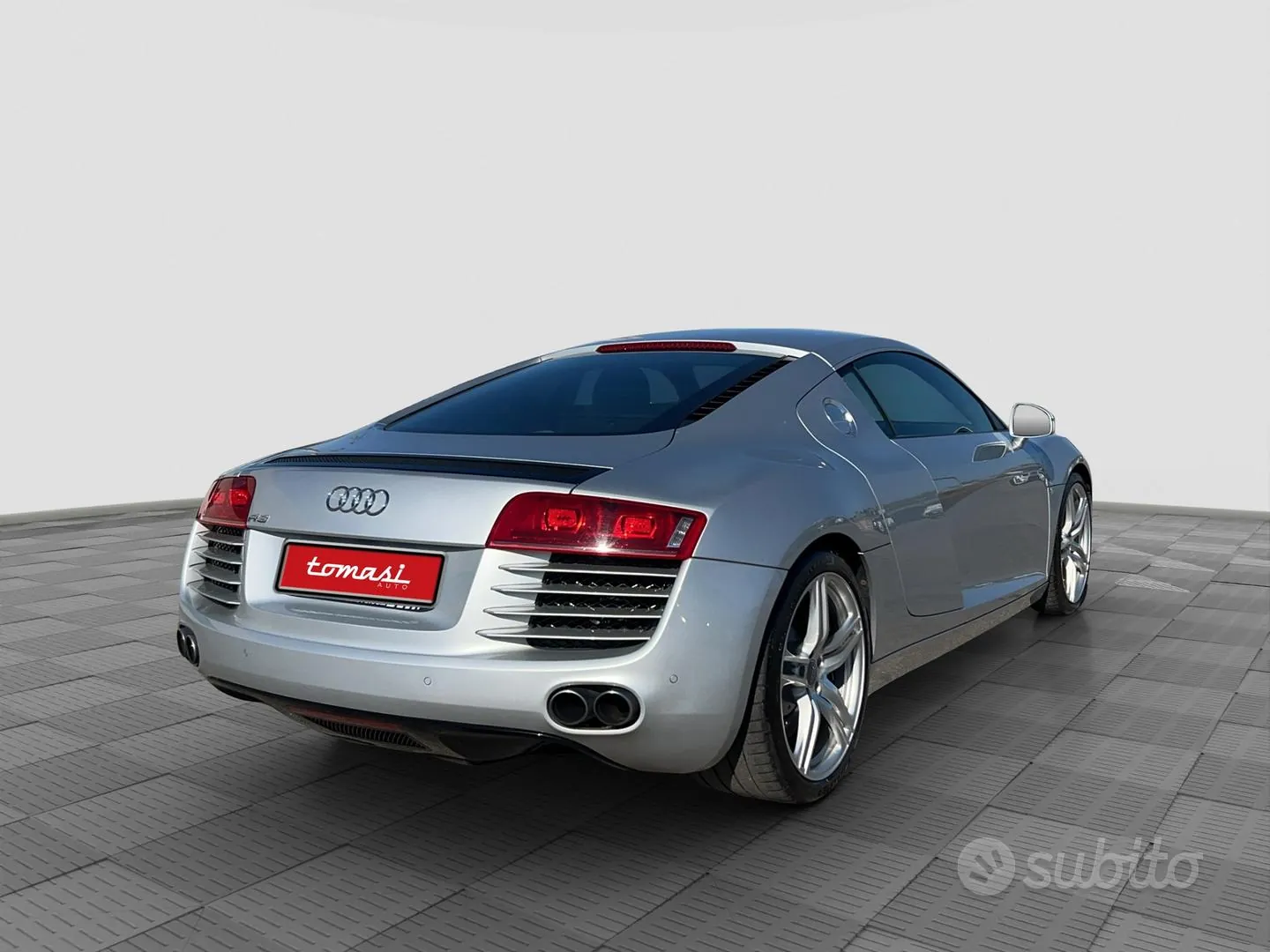 Audi R8 2010 photo 5