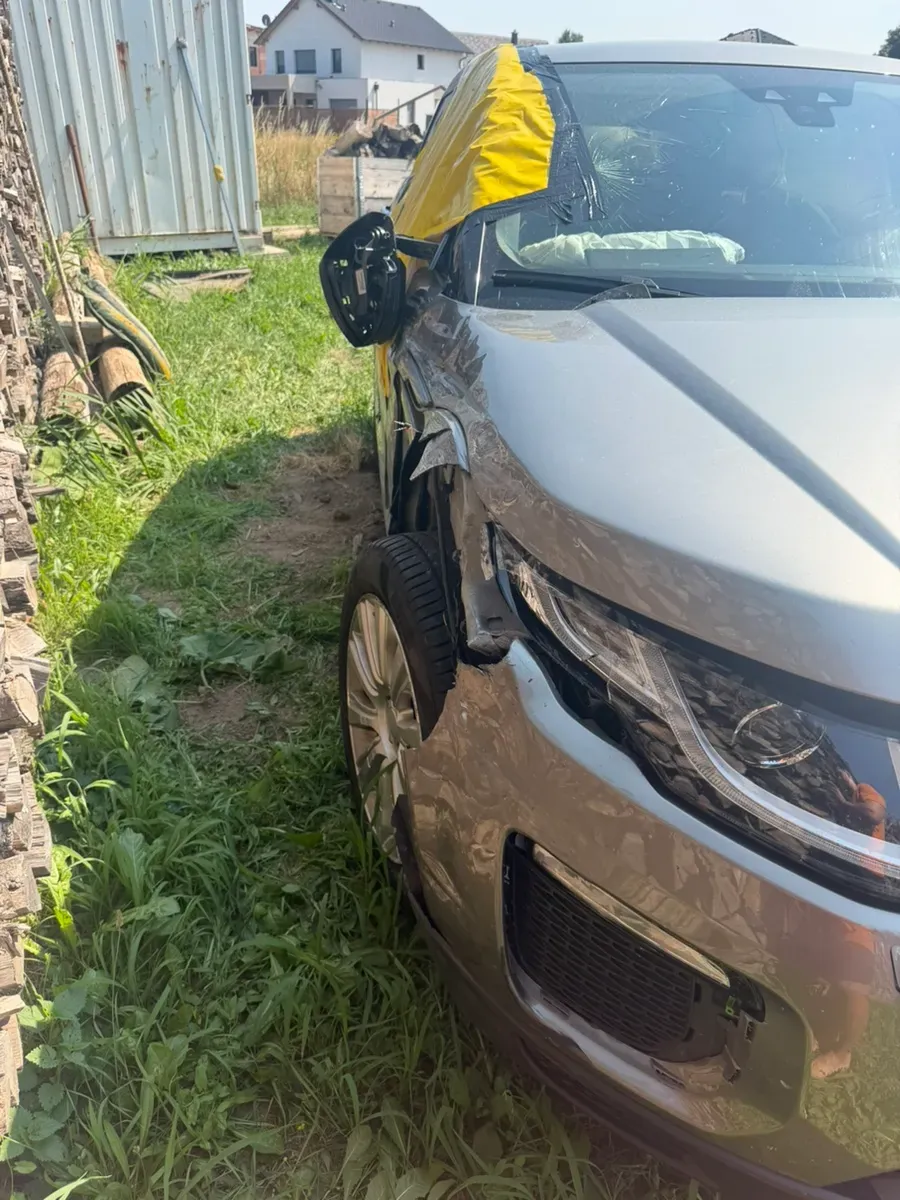 Land Rover Range Rover Evoque 2017 photo 2