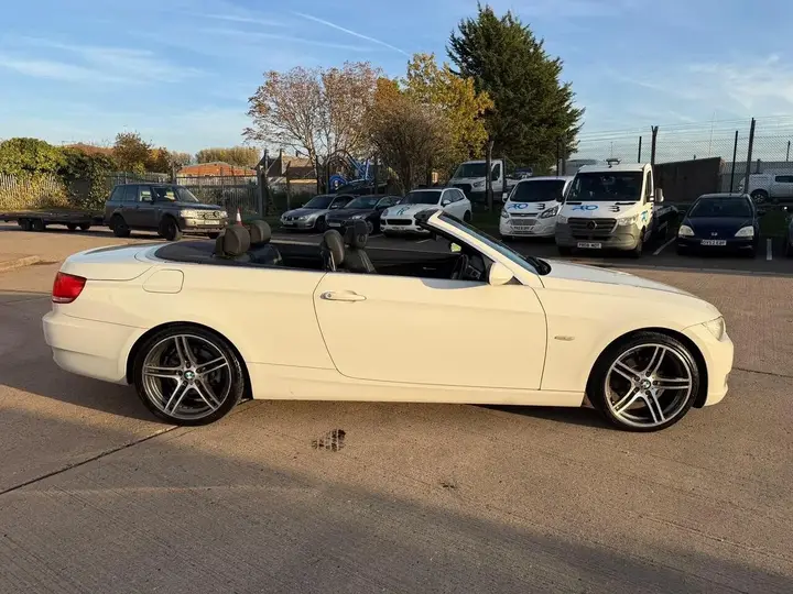 BMW 3 Series 2009 photo 4