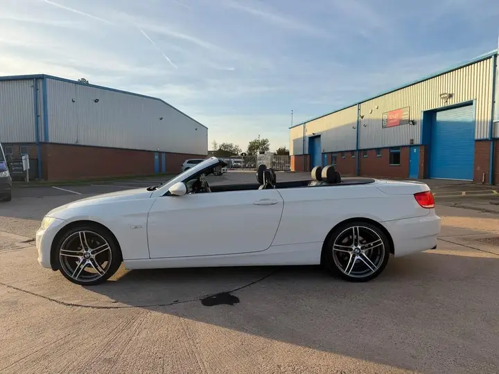 BMW 3 Series 2009 photo 3