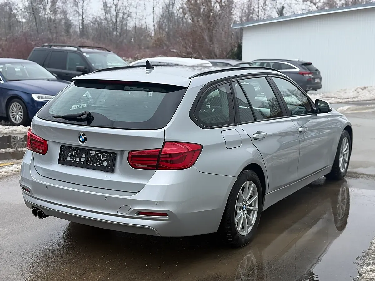 BMW 3 Series 2016 photo 3