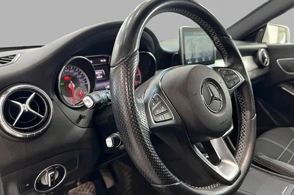 Mercedes-Benz Cla180 2015 photo 2