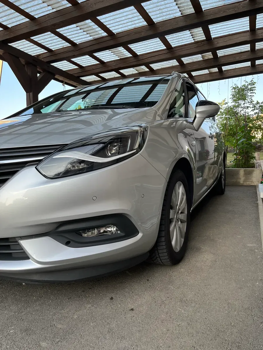 Opel Zafira 2017 photo 2