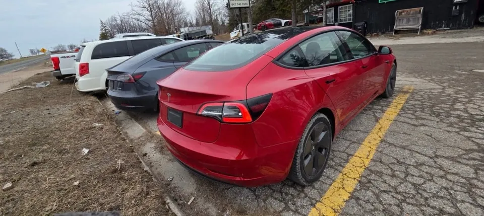 Tesla Model 3 2021 photo 3