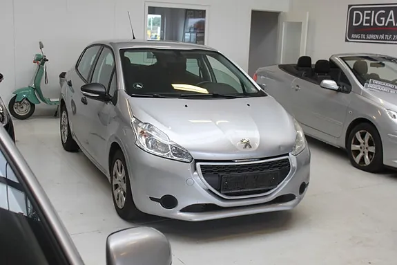 Peugeot 208 2012 photo 3