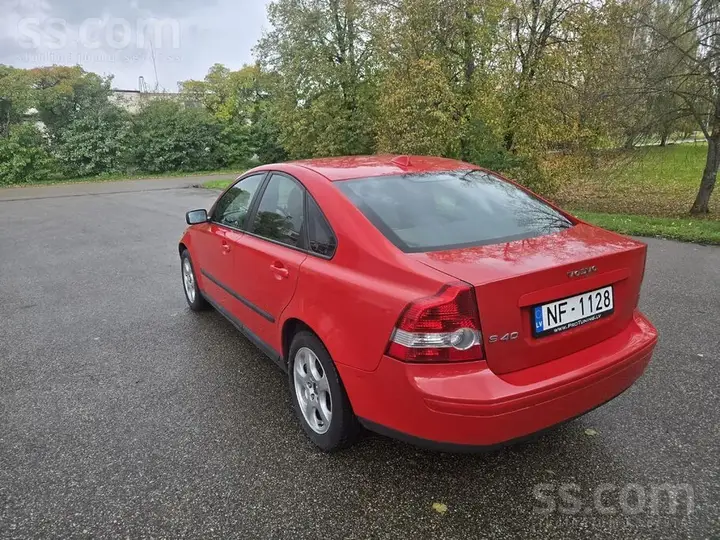 Volvo S40