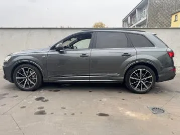 Audi Q7 2020 photo 2