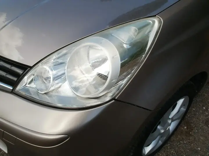 Nissan Note 2010 photo 5