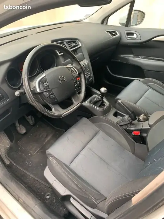 Citroen C4 2012 photo 3