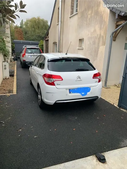 Citroen C4 2012 photo 2