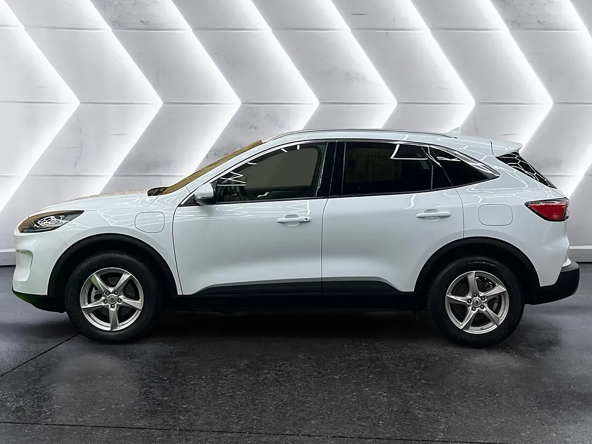 Ford Kuga 2024 photo 2