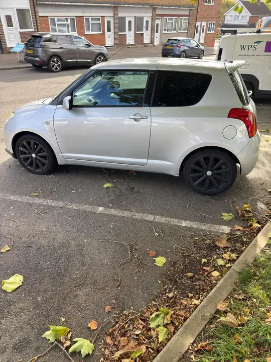 Suzuki Swift 2008 photo 3