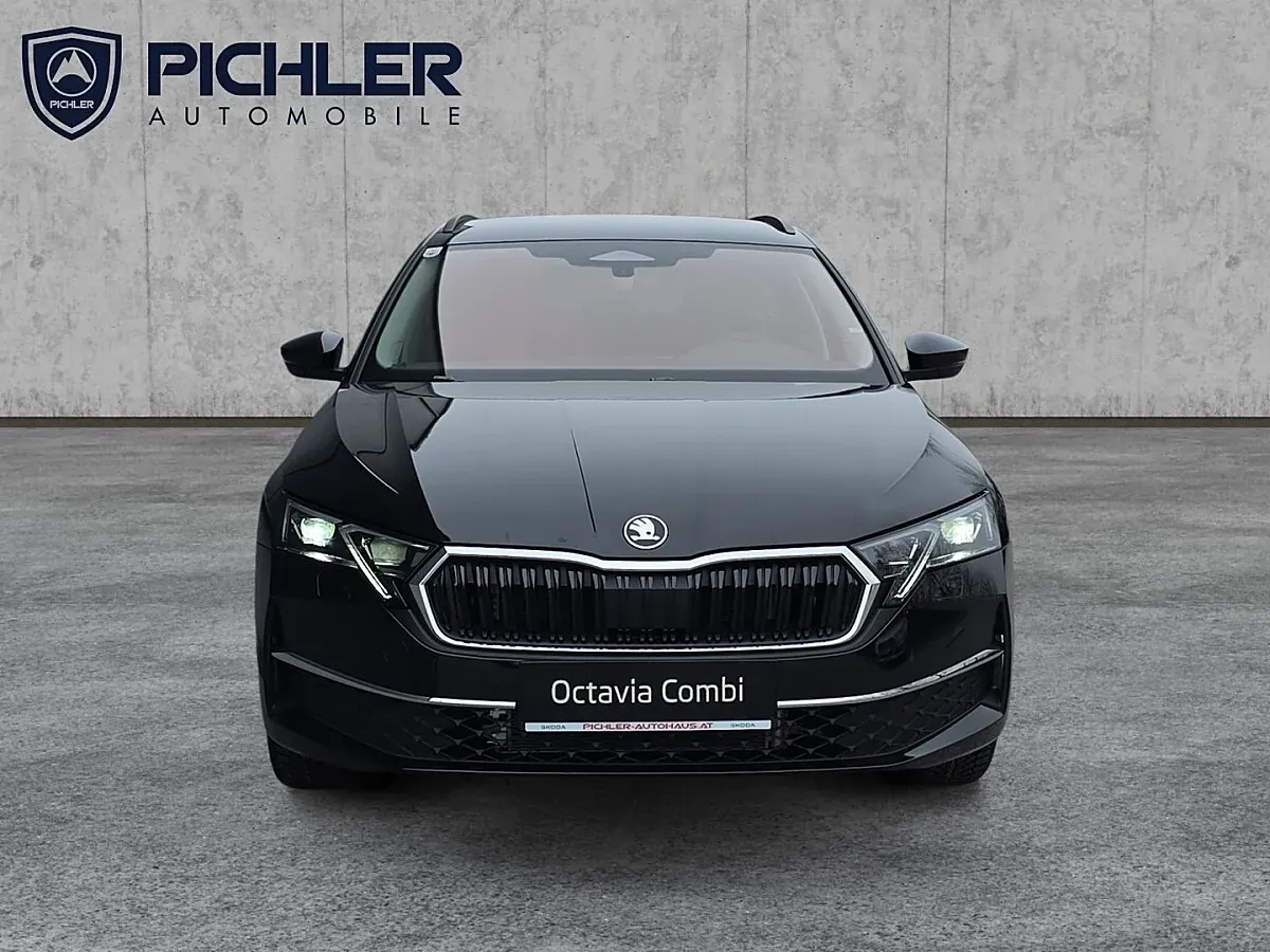 Skoda Octavia 2026 photo 2