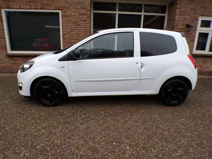 Renault Twingo 2012 photo 2