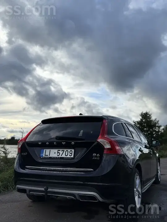 Volvo V60 2014 photo 2