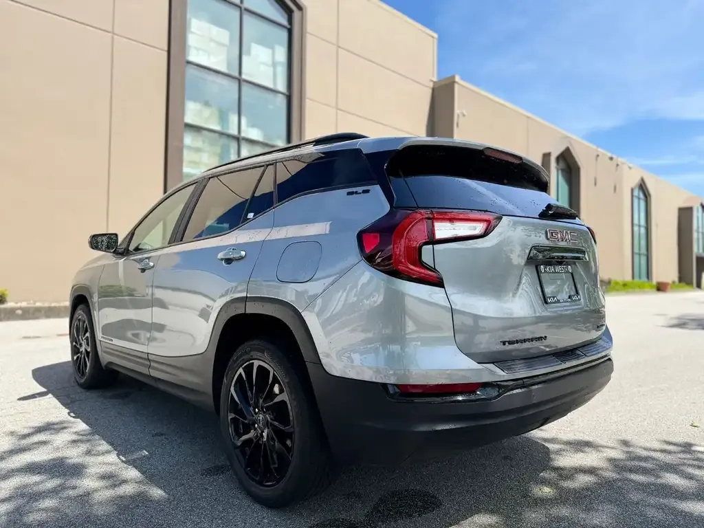 GMC Terrain 2023 photo 3