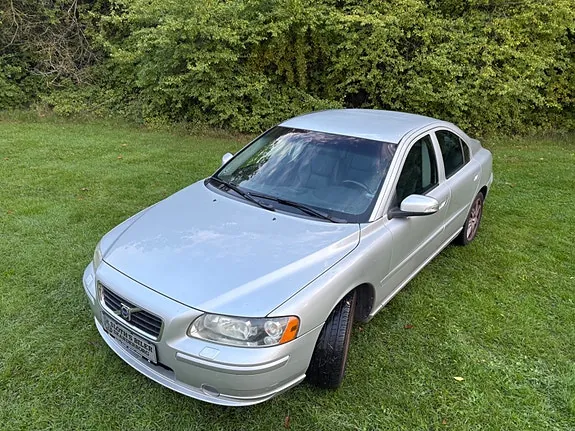 Volvo S60 2009 photo 2