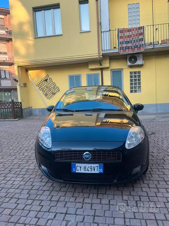 Fiat Grande Punto 2006 photo 3