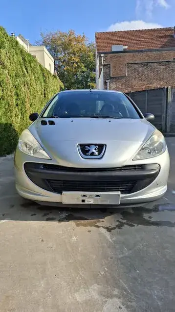 Peugeot 206 2012 photo 3