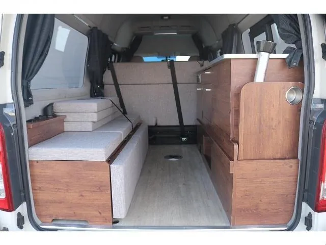 Toyota Hiace 2020 photo 3