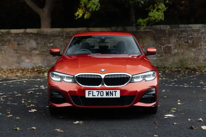BMW 3 Series 2020 photo 2