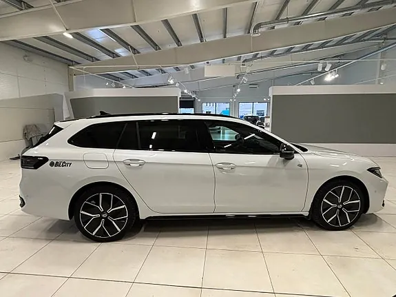 Volkswagen Passat 2024 photo 4