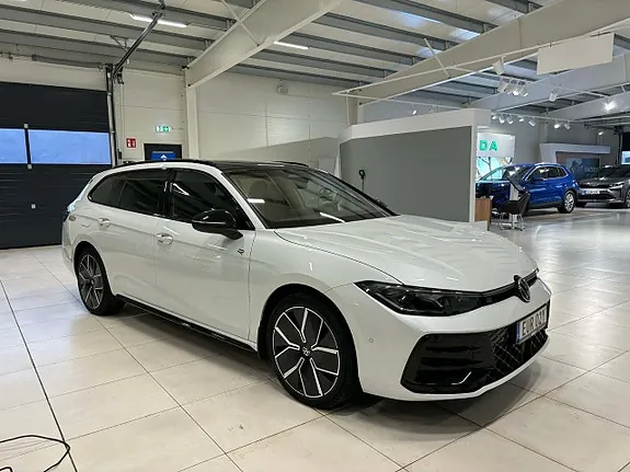 Volkswagen Passat 2024 photo 3