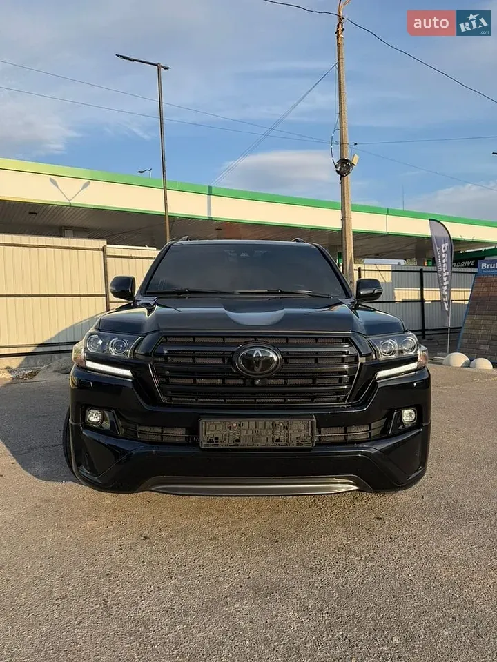 Toyota Land Cruiser 2017 photo 2