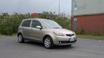 Mazda Demio 2005 photo 3
