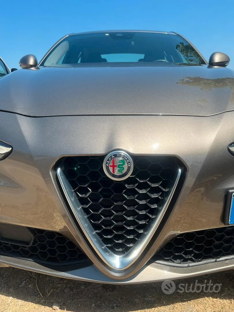 Alfa Romeo Giulia 2018 photo 2