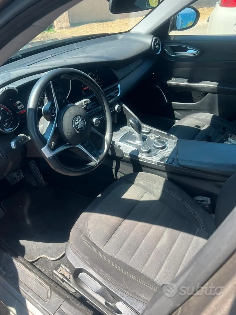 Alfa Romeo Giulia 2018 photo 3