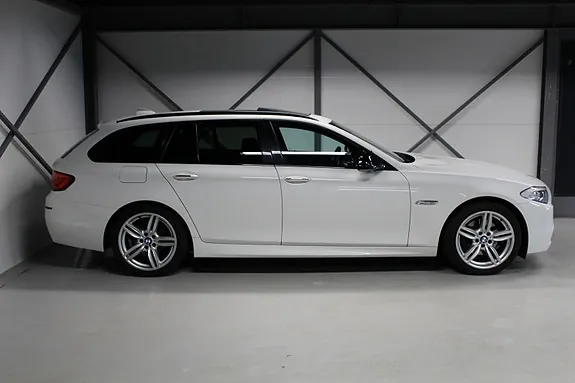BMW 523I 2011 photo 2