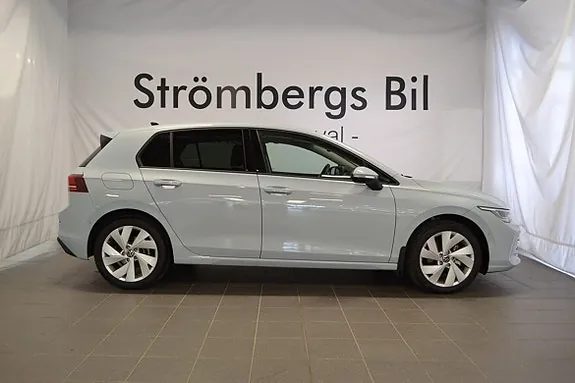 Volkswagen Golf 2025 photo 2