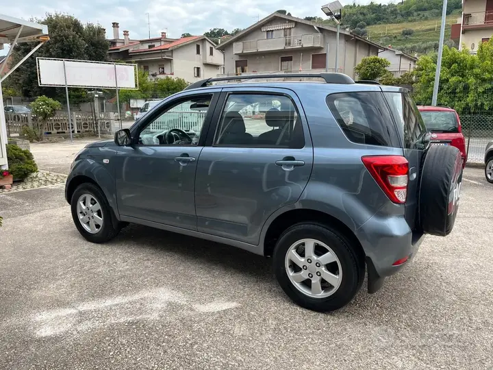 Daihatsu Terios 2010 photo 4