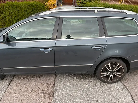 Volkswagen Passat 2010 photo 2