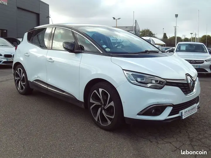 Renault Scenic 2019 photo 2