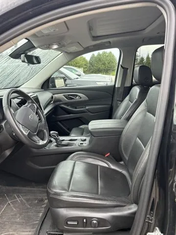 Chevrolet Traverse 2021 photo 3