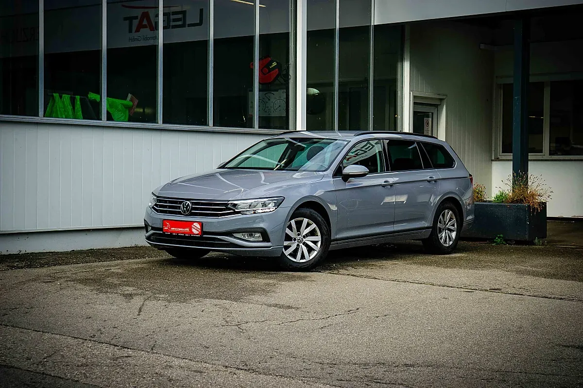Volkswagen Passat 2023 photo 3