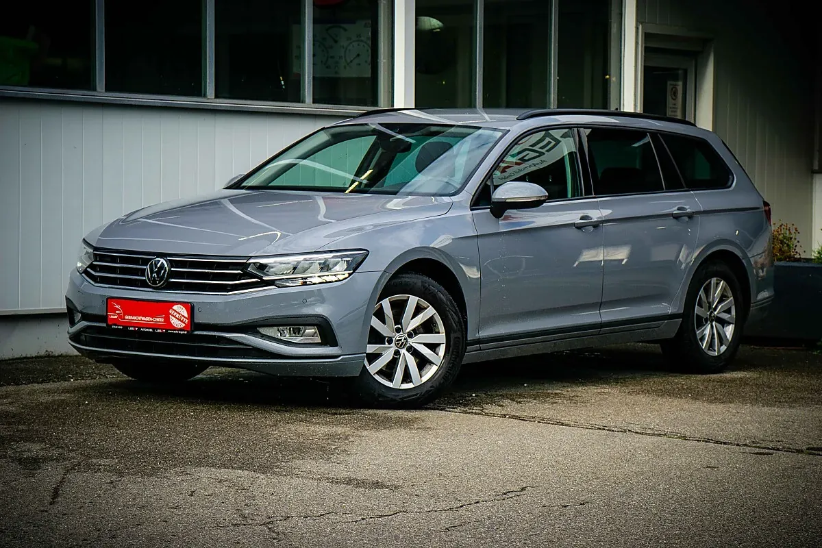 Volkswagen Passat 2023 photo 2