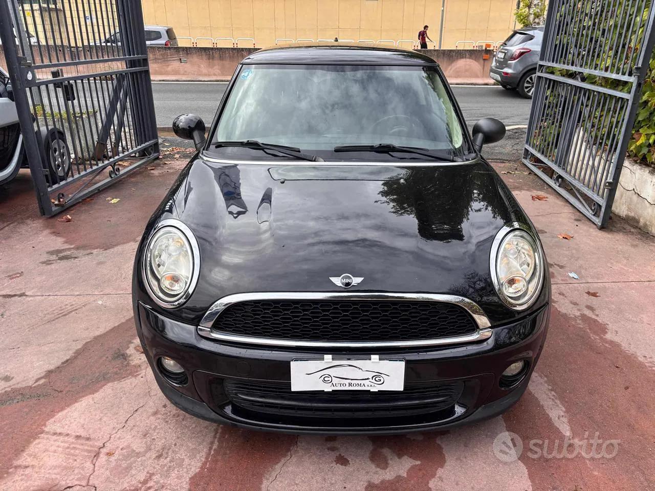 Mini One 2012 photo 2