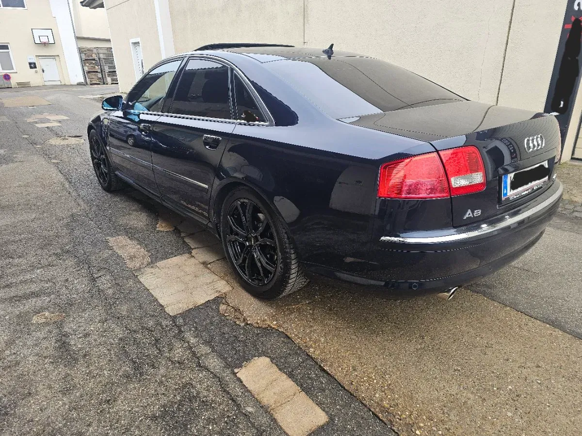 Audi A8 2003 photo 2