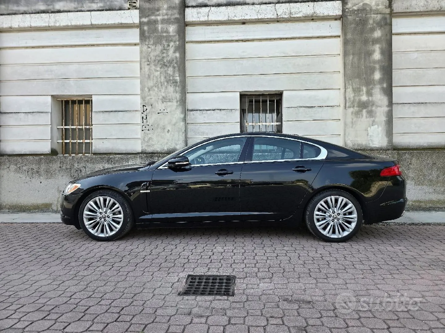 Jaguar Xf 2010 photo 4